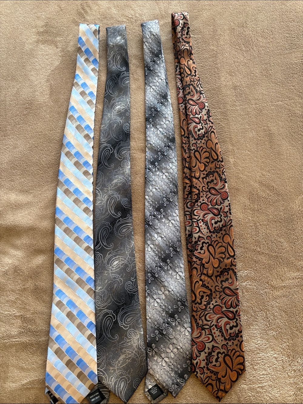 VAN HEUSEN Men’s Set of 4 Ties